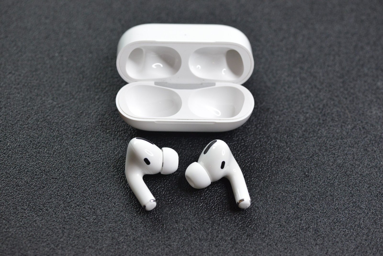 Premium Wireless Earbuds with AirPods Pro Features at yezibay!